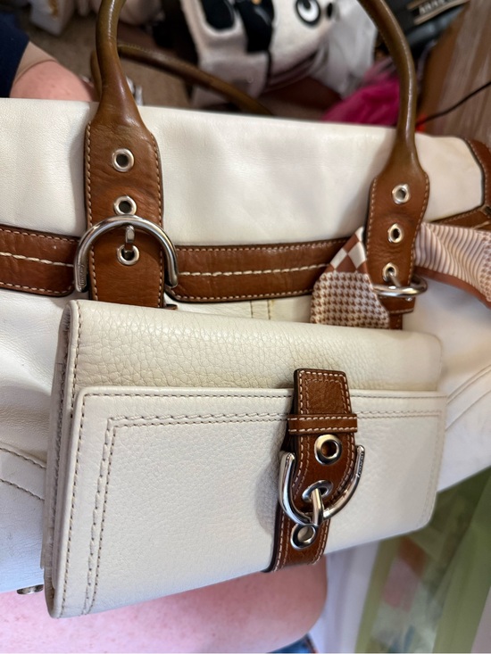 Coach Handbags - Vintage Coach Soho cream and Brown Leather Tote with Matching Wallet
